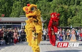 张家界国家森林公园开展“五一”文化进景区非遗展演活动