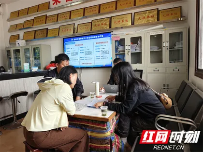 慈利县象市镇：赶集日里“三送”忙 就业服务暖民心