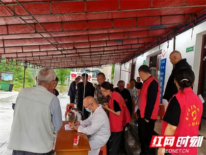 慈利县象市镇坼岩村：提质党群服务阵地 暖心惠民守护健康