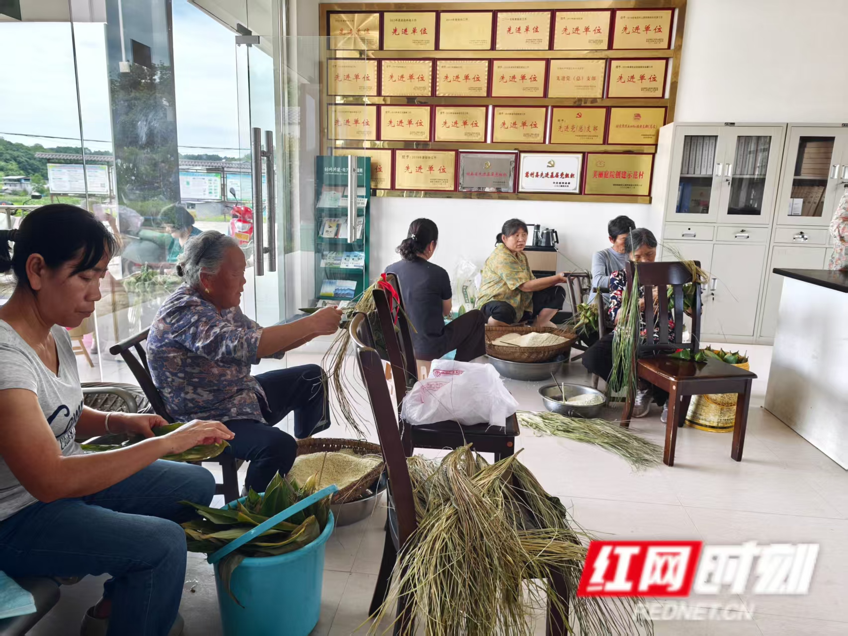 慈利县阳和土家族乡渔浦村:粽情端午传家风 党群服务暖民心