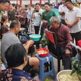 桑植县小河口村包粽子大赛迎端午