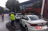 端午邂逅中考 张家界交警双线守护平安畅通
