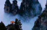 张家界：云海作帐峰为剑 杨家界藏尽江湖盛景