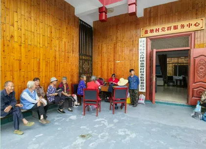 永定区：便民服务进盘塘 暖心惠民零距离