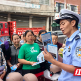 赶集日送安全！张家界交警守护乡村出行路