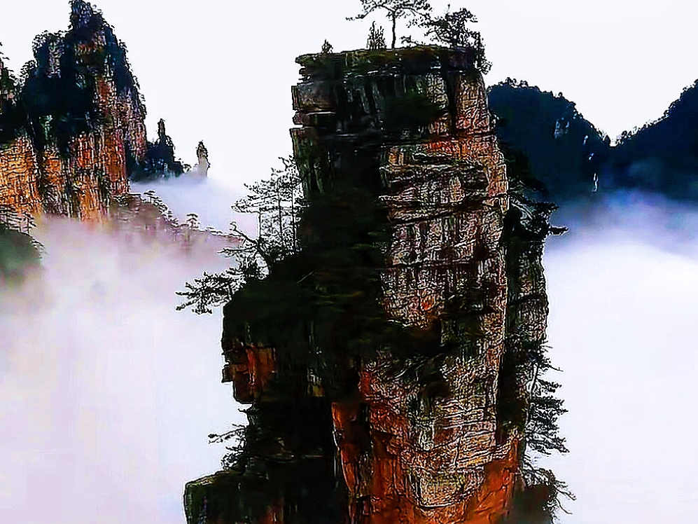 雾锁千峰浪卷云，张家界藏一域山河仙境