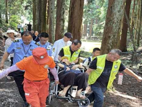 “十分钟应急救助圈”再显威力 张家界国家森林公园黄石寨景区紧急救助晕倒游客