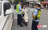 张家界交管二大队全面净化学校周边交通秩序
