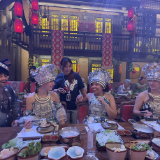 沉浸式体验拉满! 自媒体达人打卡千古情“向王盛宴” 点燃武陵源夏夜文旅