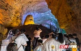 盛夏暑期，青春浪潮热涌张家界黄龙洞景区