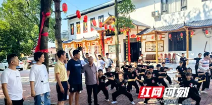 慈利县龙潭河镇：盛夏练苦功 戏韵润心田