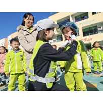 汝城县：交警进幼儿园  护苗健康成长