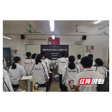郴州市三中5000余名师生悼念袁隆平