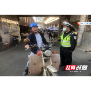 北湖区抓好戴帽工程确保路畅民安