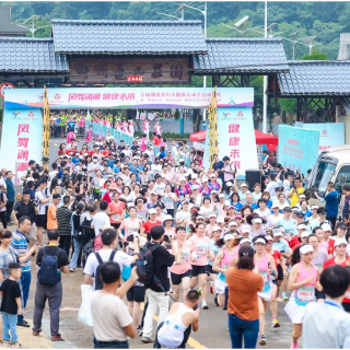 今天郴州西河旁的这场妇女运动健康跑 精彩纷呈活力十足