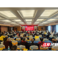 北湖区燕泉街道阳光苑社区: 300人齐聚一堂过生日 