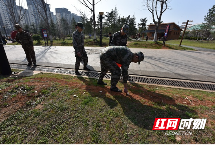 临武“准新兵”入营第一课：像雷锋一样去当兵 