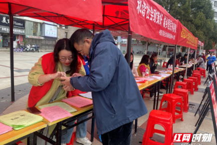 服务零距离 社保惠民心 见习有意义