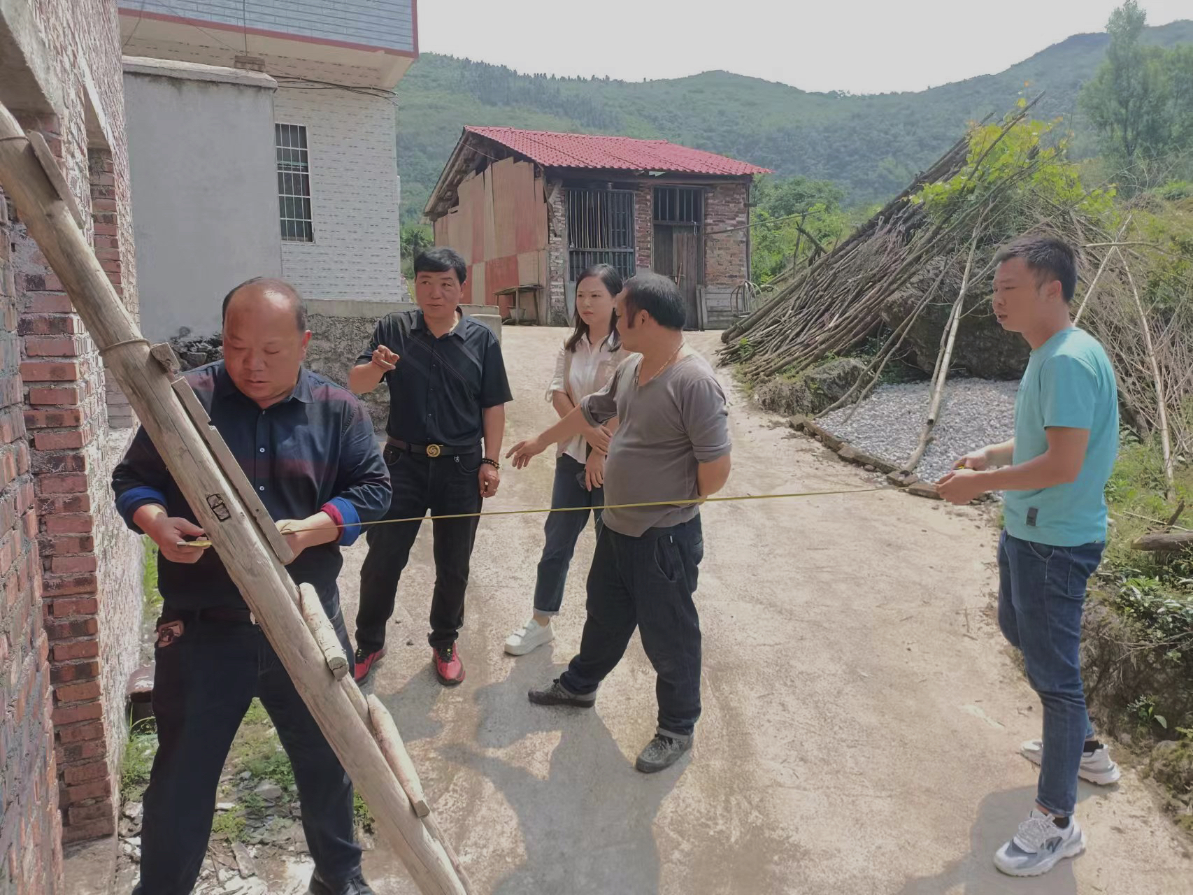 临武县镇南乡：代表履职调纠纷，化解矛盾在基层