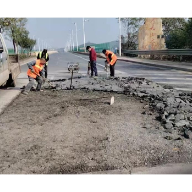 苏仙区道路交通标识标线换新颜