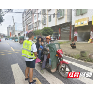 永兴公安交警：开展交通劝导 确保安全和谐