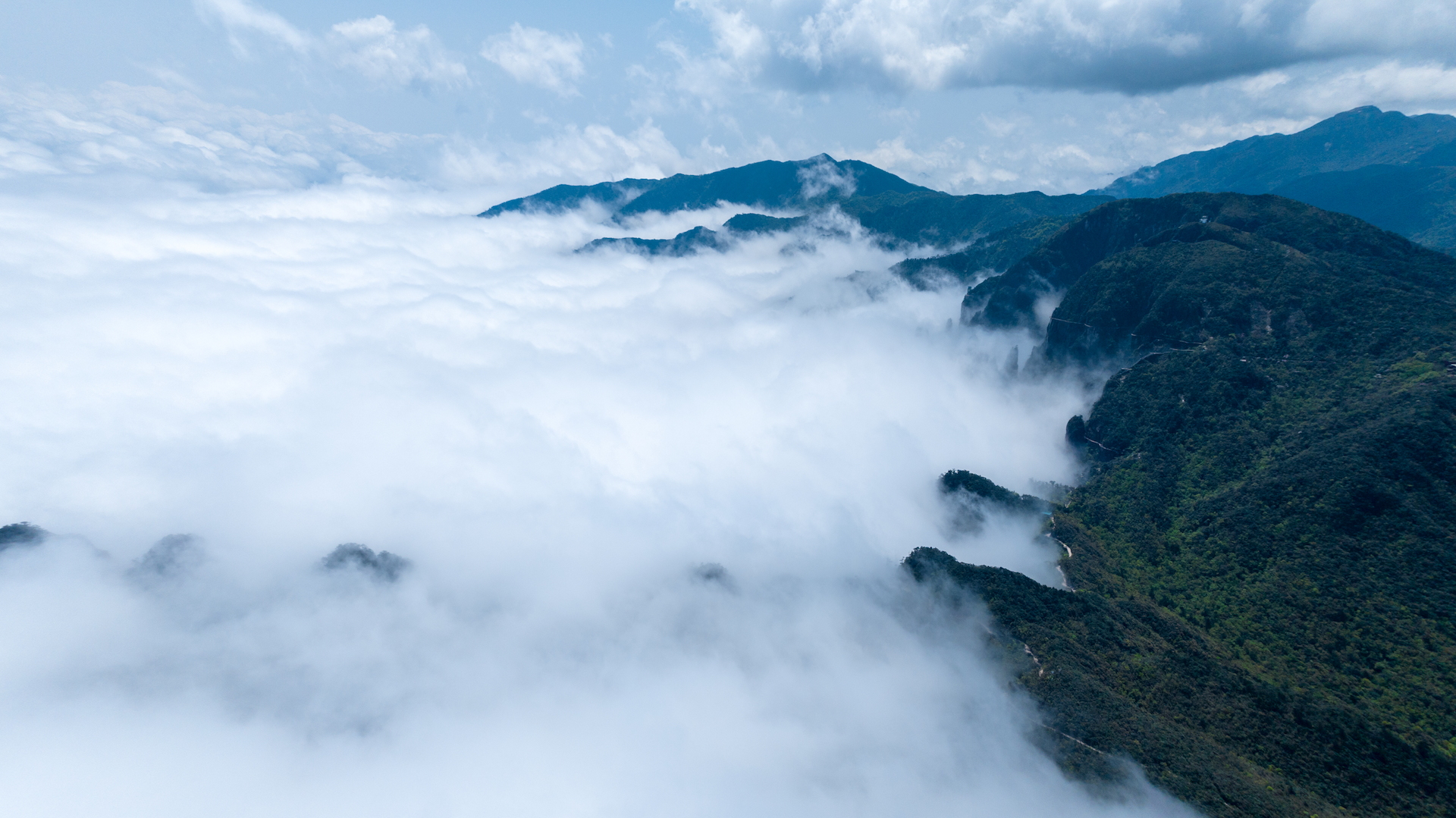 雨后放晴，莽山旅游景区迎来壮美云海景观