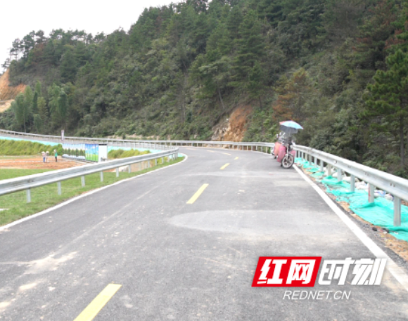 北湖区全力排险除患护航国庆出行路