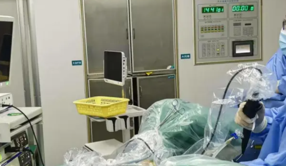 微创技术破解复杂肾结石难题 76岁老人卸下肾内“重负”