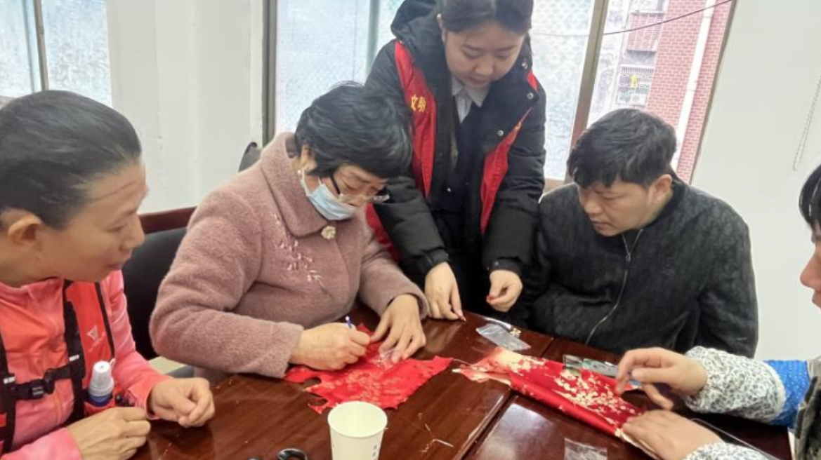 北湖区燕泉街道：布艺技能培训开班   巧手编织幸福生活