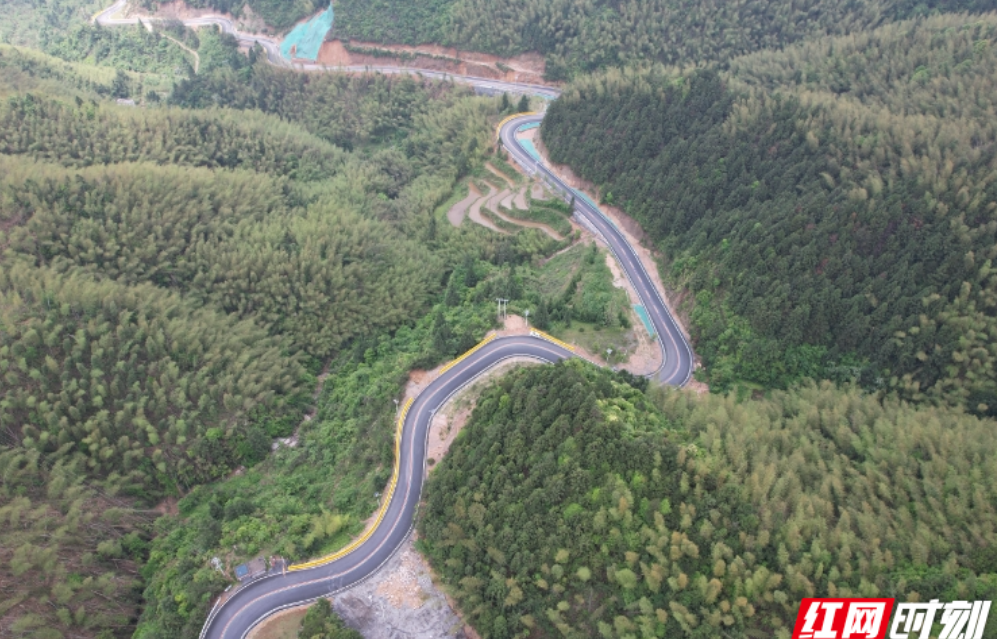 郴仰旅游公路盛装迎游客