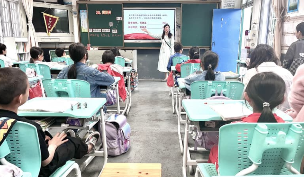 汝城县开展送课到校培训活动