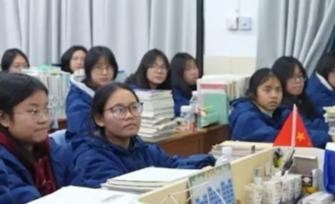 宜章好人宣讲团进校园 让榜样力量照亮青春之路