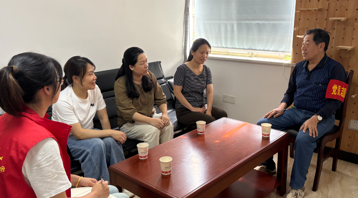 北湖区燕泉街道阳光苑社区“老黄调解室”：志愿聚合力 温情解纷争