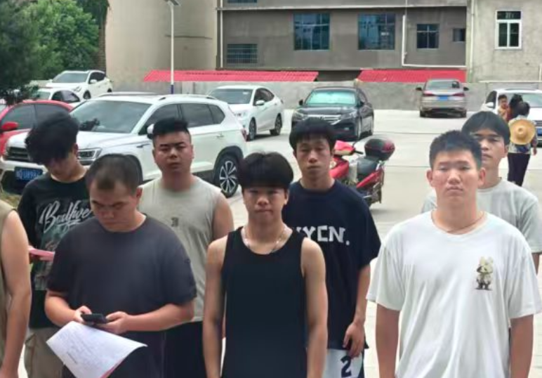 安仁县安平镇：严字当头选精兵 阳光透明暖兵心