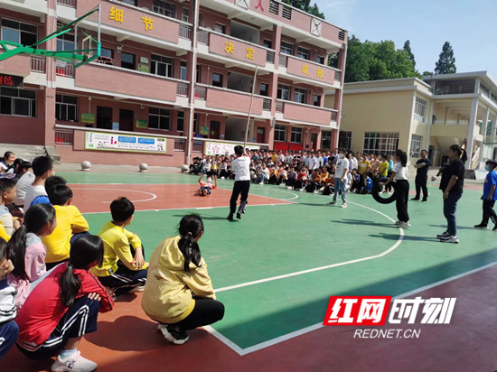 防溺水演练_张家界.jpg