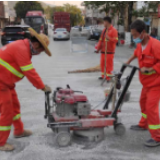 江华县：新工艺防滑路面确保车辆安全通行