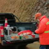 江华县公路局为复工复产全力保畅