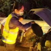 司机凌晨紧急求助 湖南高速集团松雅湖收费站工作人员帮忙解难题