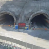 官新高速严家湾隧道双幅贯通 全线22座隧道已贯通14座