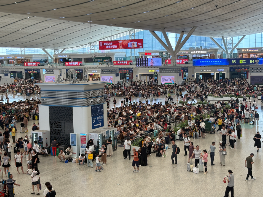 暑运过半广铁集团发送旅客超6000万人次