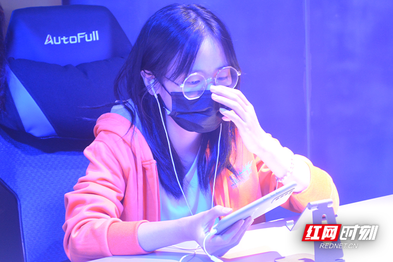 红2.jpg