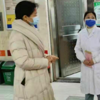 省体育局局长罗双全带队走访慰问困难职工