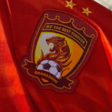 间条火纹设计加持 广州队2022赛季主场球衣曝光
