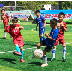 长沙市第十届全民健身节活动暨首届“金鹰飞翔”杯青少年足球赛开赛