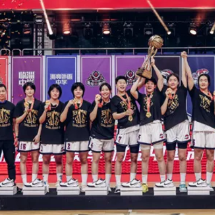 18分大胜！雅礼女篮又双叒叕一次夺得全国冠军