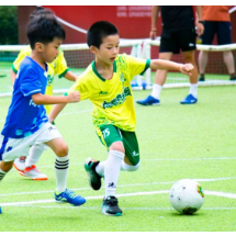 跑起来孩子！长沙梅溪湖足球公园上演幼儿足球盛宴