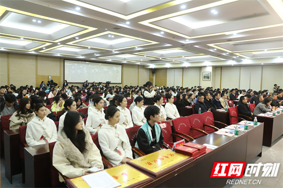 观众 金广元摄.jpg