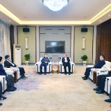 刘革安会见侨鑫集团董事长、世界领袖联盟亚太区主席周泽荣一行