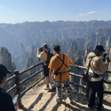 张家界国家森林公园:峰林邂逅“未来登山者”