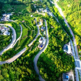 张家界武陵源区插园公路让“最美颜值”变成“发展产值”